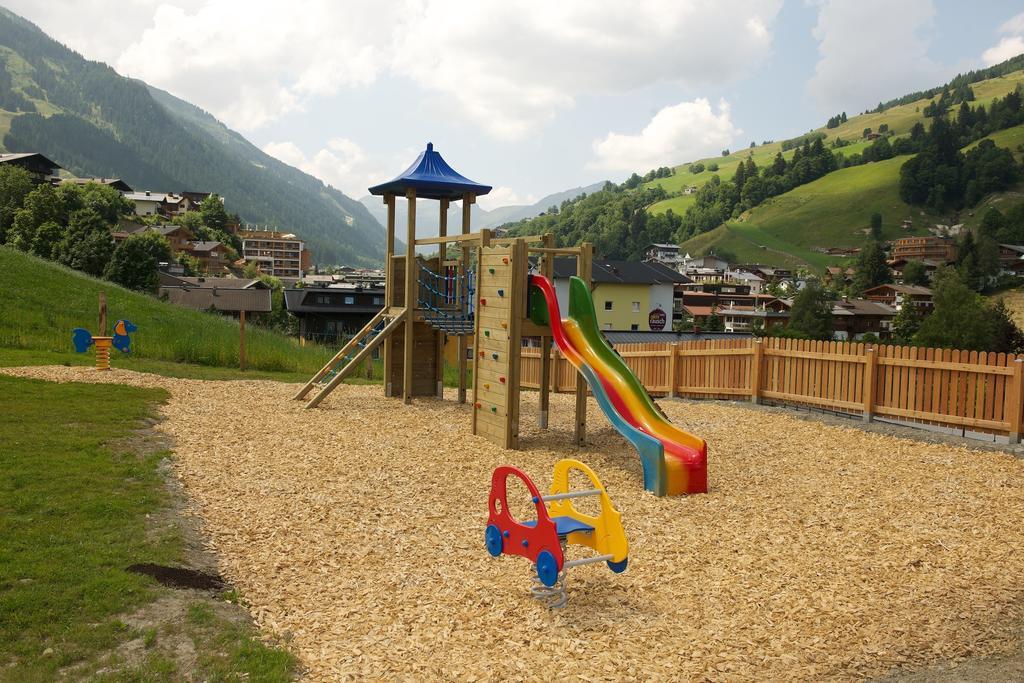 Johanneshof - Dein Mountain Wohlfuehlhotel Saalbach-Hinterglemm Exterior foto