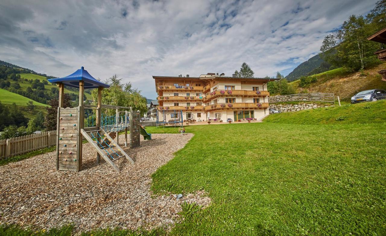 Johanneshof - Dein Mountain Wohlfuehlhotel Saalbach-Hinterglemm Exterior foto
